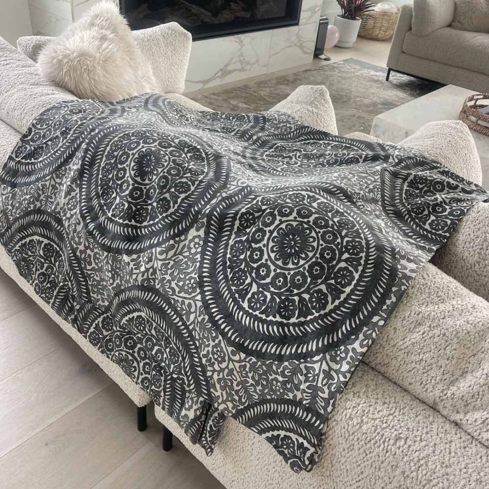 Pottery Barn Caesarea Nora Medallion Queen Duvet Cover Organic Cotton 2014 EUC